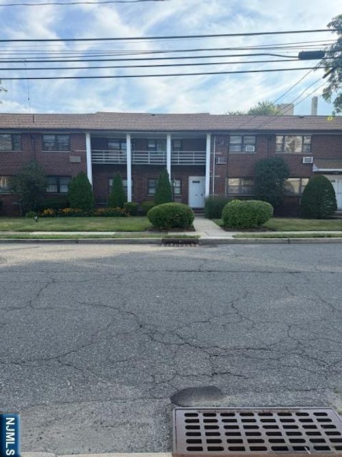 164 Myrtle Ave, Fort Lee, NJ, 07024-7830 | Card Image