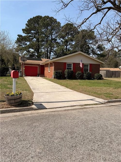 3 Brent Cres, Portsmouth, VA, 23703-3612 | Card Image