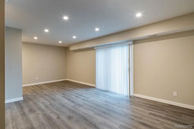 4916 - 1440 N Linden Rd, Condo with 1 bedrooms, 1 bathrooms and null parking in Flint MI | Image 5