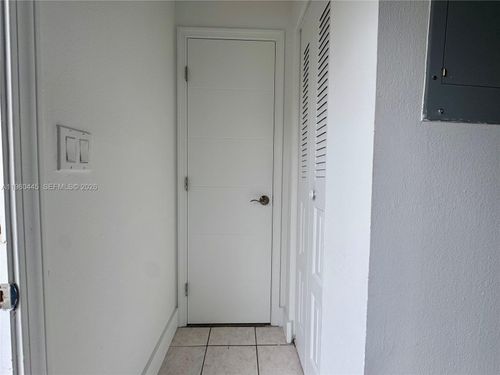 13-15385 S Dixie Hwy, Palmetto Bay, FL, 33157 | Card Image