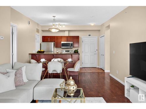 401-6925 199 St Nw, Edmonton, AB, T5T3X8 | Card Image