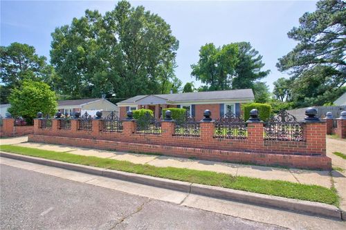 713 Pelham Dr, Hampton, VA, 23669-1329 | Card Image
