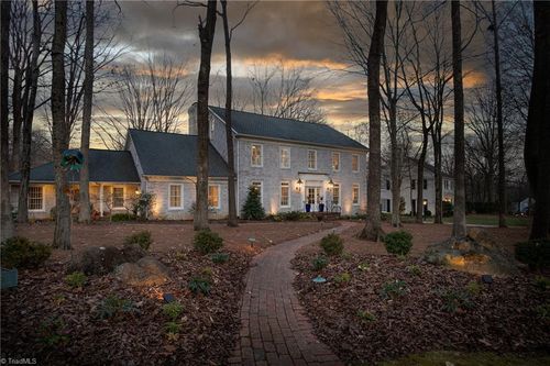 402 Parkmont Dr, Greensboro, NC, 27408-3822 | Card Image