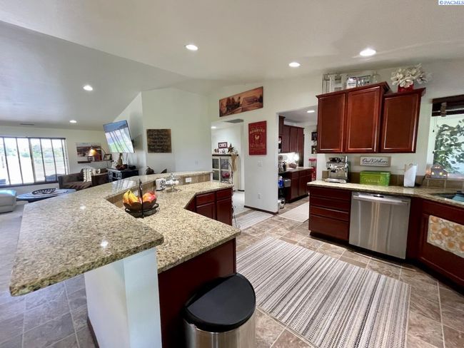 223108 E Perkins Rd, Home with 4 bedrooms, 4 bathrooms and null parking in Kennewick WA | Image 12
