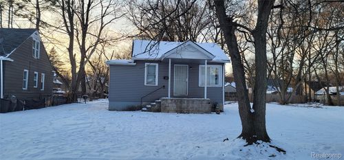 15481 Patton St, Detroit, MI, 48223-1622 | Card Image