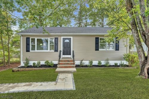 1195 Windlass Dr, Stafford Twp, NJ, 08050-2275 | Card Image