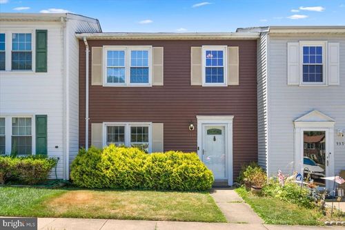 9532 Mooregate Ct, LORTON, VA, 22079-1913 | Card Image