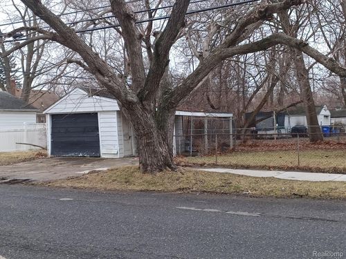 8908 Artesian St, Detroit, MI, 48228-3049 | Card Image