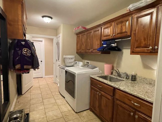 411 Labadie St, House other with 2 bedrooms, 3 bathrooms and 2 parking in Sterling City TX | Image 10