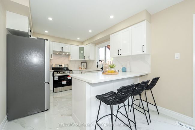 60 Cluett Dr, House other with 4 bedrooms, 3 bathrooms and 2 parking in Ajax ON | Image 13