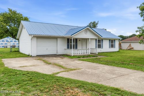 685 Old Cheraw Hwy, Rockingham, NC, 28379-8905 | Card Image