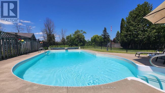 1252 Shore Acres Dr, House other with 4 bedrooms, 3 bathrooms and 12 parking in Gilford ON | Image 11