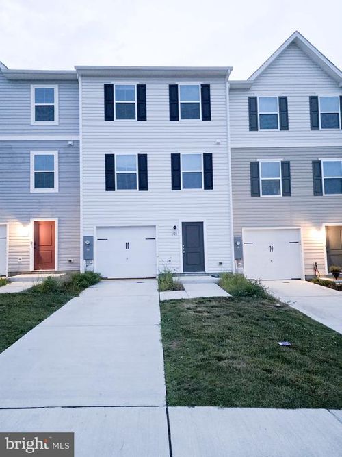 128 Rabbit Rd, HEDGESVILLE, WV, 25427-7732 | Card Image