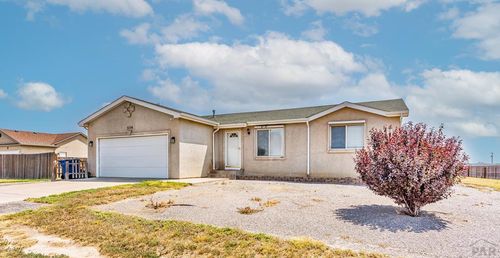 574 N Canvas Dr, Pueblo West, CO, 81007-6520 | Card Image