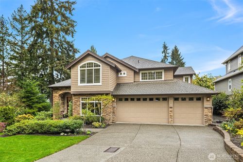 816 100th Avenue Se, Bellevue, WA, 98004 | Card Image