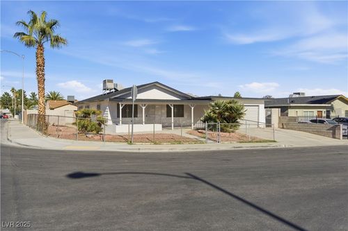 5250 Vicksburg Ave, Las Vegas, NV, 89122-7025 | Card Image