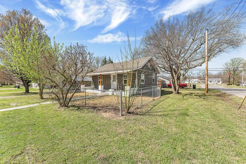 903 S Park Ave, Aurora, MO, 65605-2454 | Card Image