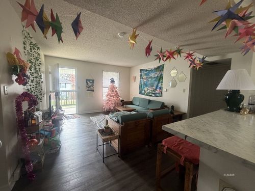 203-15 S Shafer, Athens, OH, 45701 | Card Image