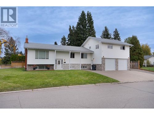 2822 Sycamore Cres, Prince George, BC, V2N2L4 | Card Image