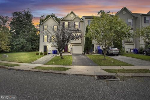 940 Kentwell Dr, YORK, PA, 17406-6089 | Card Image