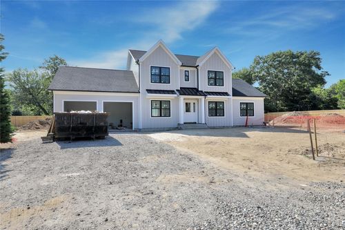 1 Summit Blvd, Westhampton, NY, 11977-1125 | Card Image