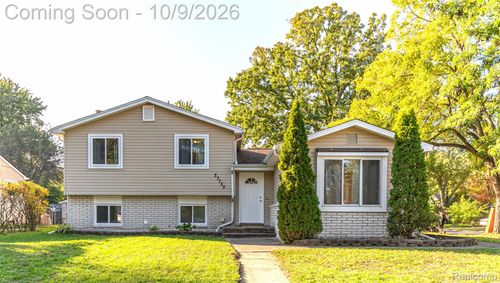 27755 Clarita St, Livonia, MI, 48152-3873 | Card Image