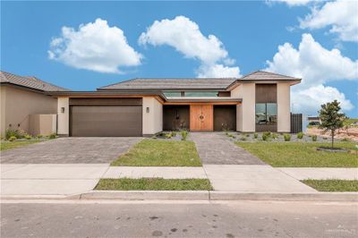 1709 S Queen Street, House other with 4 bedrooms, 3 bathrooms and 2 parking in Edinburg TX | Image 1