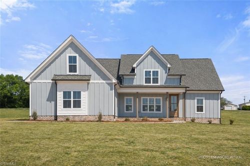118 Orchard St, Mocksville, NC, 27028-6784 | Card Image