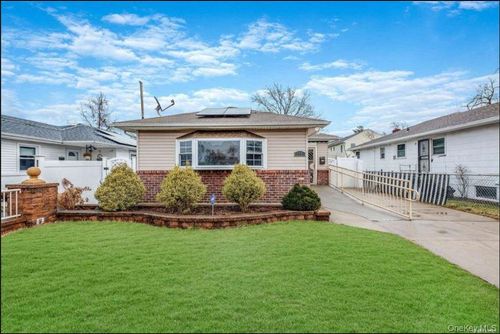 196 Westbury Blvd, Hempstead, NY, 11550-1931 | Card Image