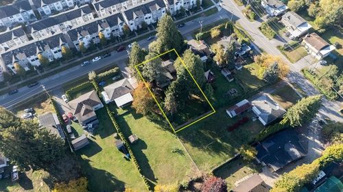 13231 112b Ave, Surrey, BC, V3R2H4 | Card Image