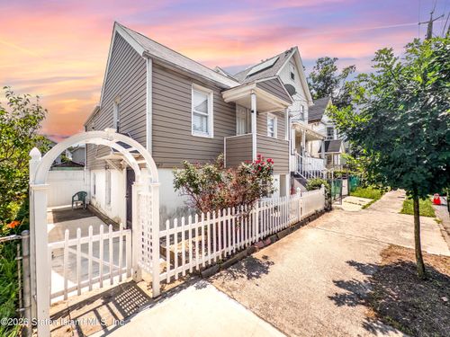 267 Gordon St, Staten Island, NY, 10304-1943 | Card Image