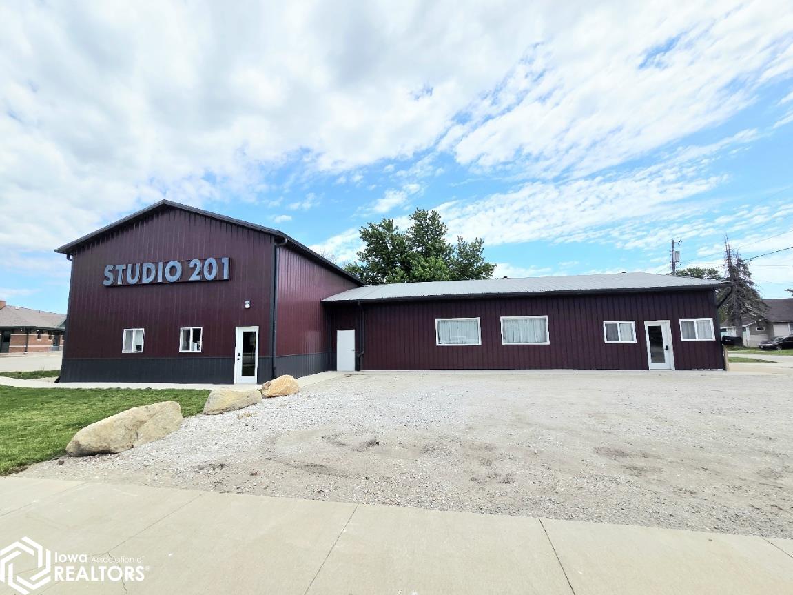 201 N Main St, Osceola, IA 50213