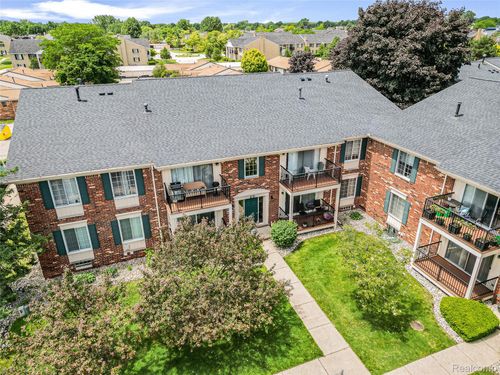 57-34763 Maple Lane Dr, Sterling Heights, MI, 48312-5219 | Card Image