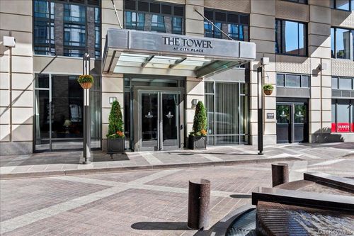 25f-10 City Pl, White Plains, NY, 10601-3352 | Card Image