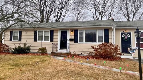 123 Moccasin Dr, Warwick, RI, 02889-8620 | Card Image