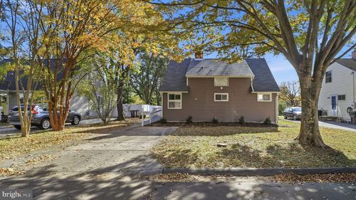 5724 Denfield Rd, ROCKVILLE, MD, 20851-2302 | Card Image