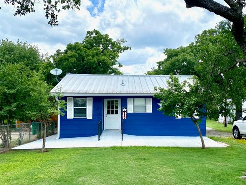 689 Beaver St, Tow, TX, 78672-5073 | Card Image