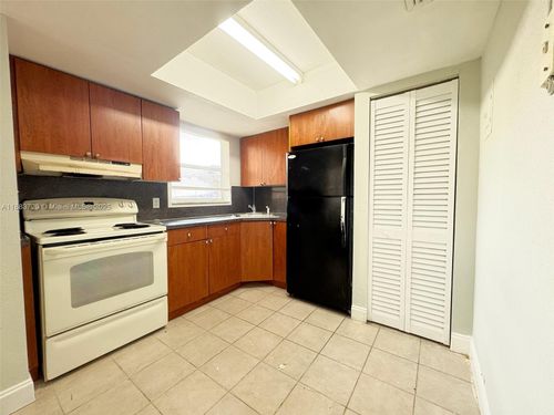 apt-e74-101 Ne 41st St, Oakland Park, FL, 33334-1339 | Card Image