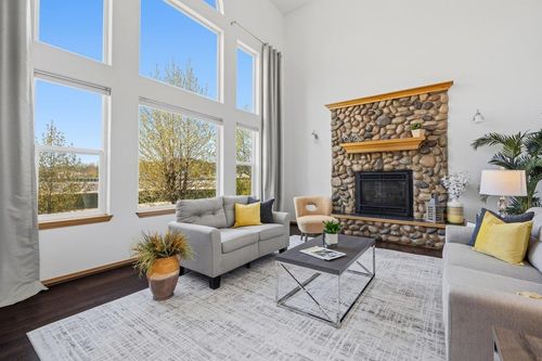 2323 Meadow Ln, Juneau, AK, 99801-9320 | Card Image