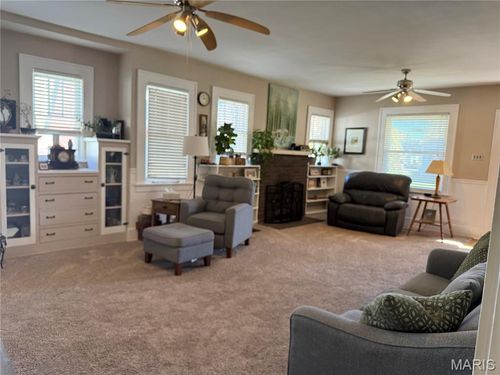 618 Morgan St, Carlinville, IL, 62626-1420 | Card Image