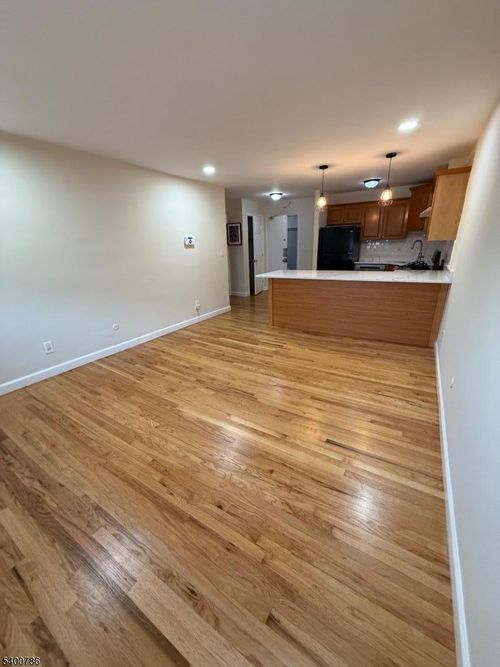 3i-816 W Grand St, Elizabeth, NJ, 07202-1009 | Card Image