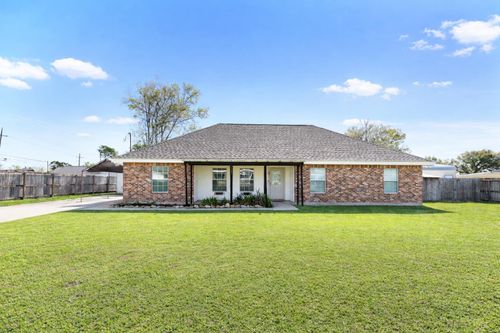 105 Bayou Vista Dr, Thibodaux, LA, 70301-5701 | Card Image