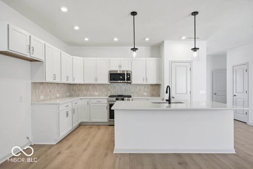 809 James William Ln, Westfield, IN, 46074-9968 | Card Image