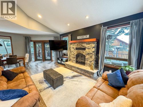 960 Copper Point Way, Invermere, BC, V0A1K3 | Card Image