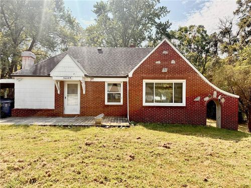 16539 E Courtney Atherton Rd, Sugar Creek, MO, 64058-3327 | Card Image