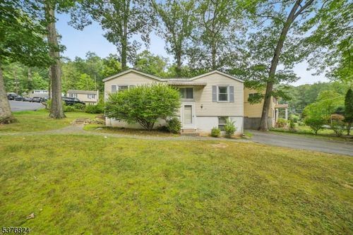 147 W Glen Rd, Denville, NJ, 07834-1861 | Card Image