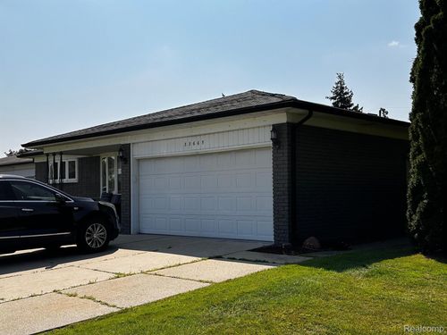 33665 Kennedy Dr, Sterling Heights, MI, 48310-6340 | Card Image