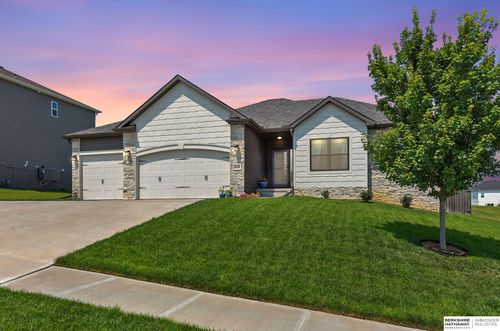 6424 Kyla Dr, Papillion, NE, 68157-2196 | Card Image