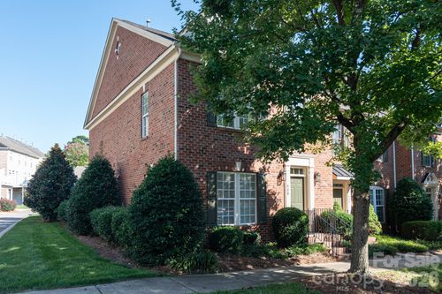 438 Magnolia St, Davidson, NC, 28036-6918 | Card Image