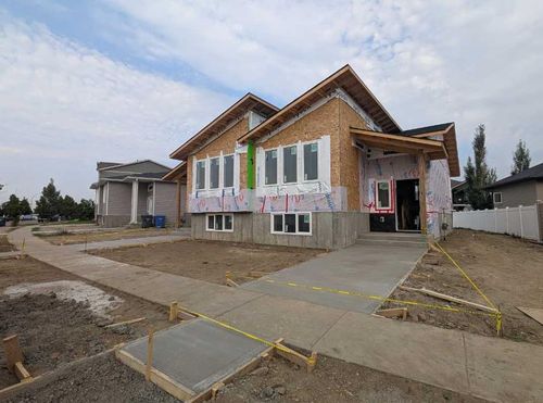 61 Somerside Gate Se, Medicine Hat, AB, T1B0M3 | Card Image